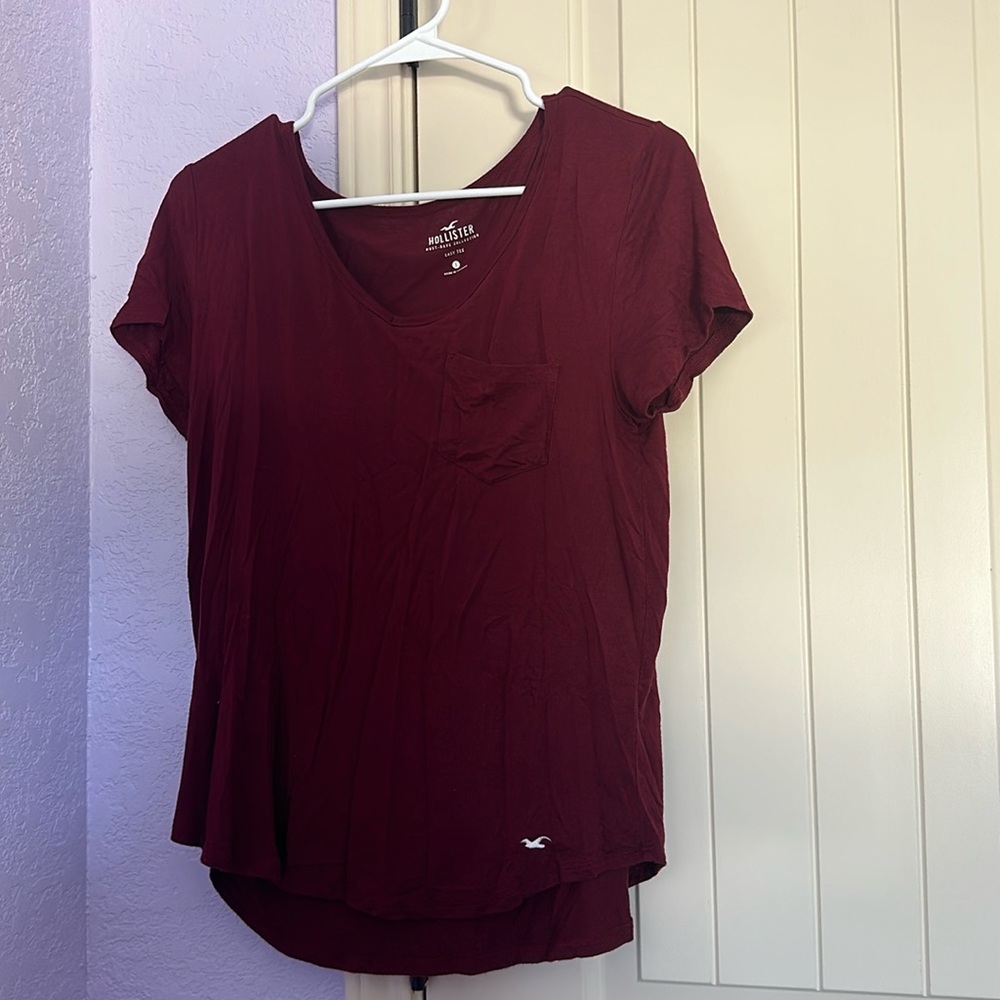 hollister maroon easy T shirt